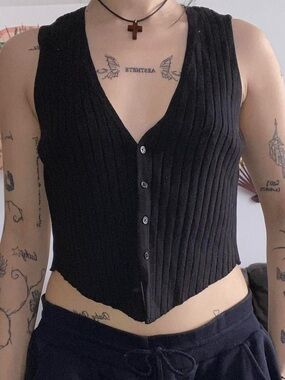 BLACK RIBBED VEST SIZE XS